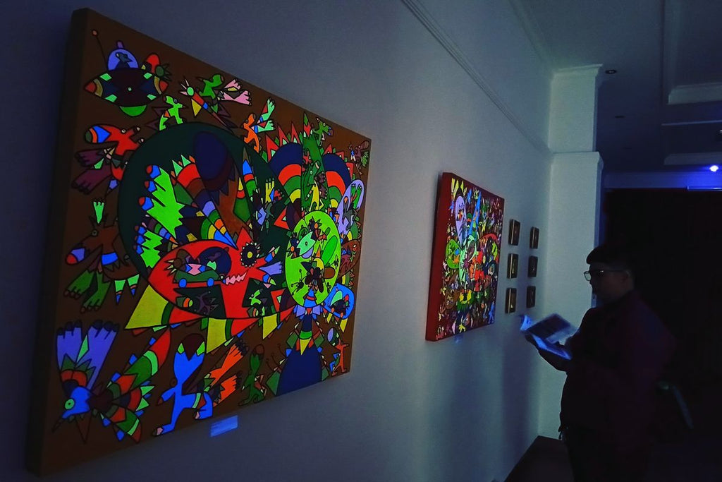 暗闇の中で木々が光る「La Wet」、Daniel Khoは芸術を通して環境保護を訴える