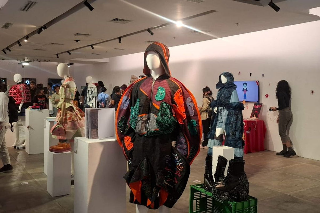 卒業記念、IKJ FSRDの卒業生展示「Tinggal Ketok」