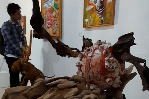 Kulon Progoのアーティストたちが、ゴミを芸術作品へと変貌させる